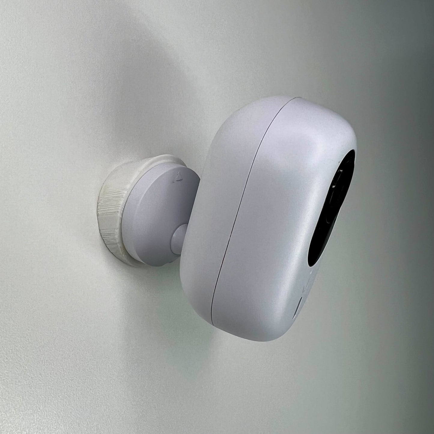 Unifi Protect G4 Instant Angled Wall and Surface Mount, 22.5 Degree